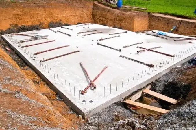 Diseño de Losa de Cimentación en Arica: Adaptación a Suelos Salinos y Sismicidad Costera